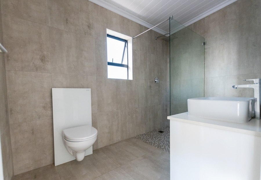 6 Bedroom Property for Sale in Myburgh Park Western Cape
